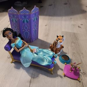 Disney Store Jasmine and Rapunzel set
